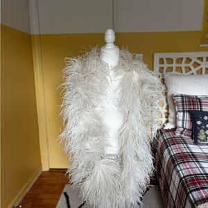 Elegant White Feather Boa
